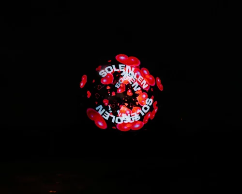 Graphique lumineux LED affichant les prénoms des mariés lors de l'ouverture de bal.